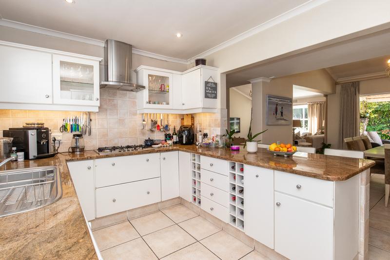 3 Bedroom Property for Sale in Constantia Western Cape